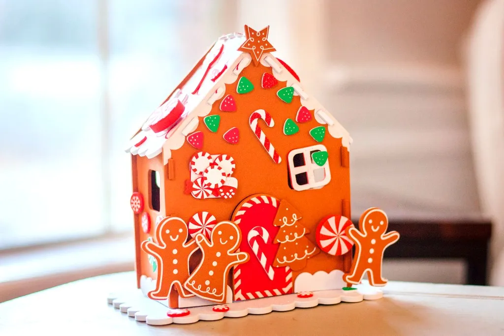 Ancaster Christmas Craft Show + Bargain Shopping | 1-day Bus Tour from  Toronto