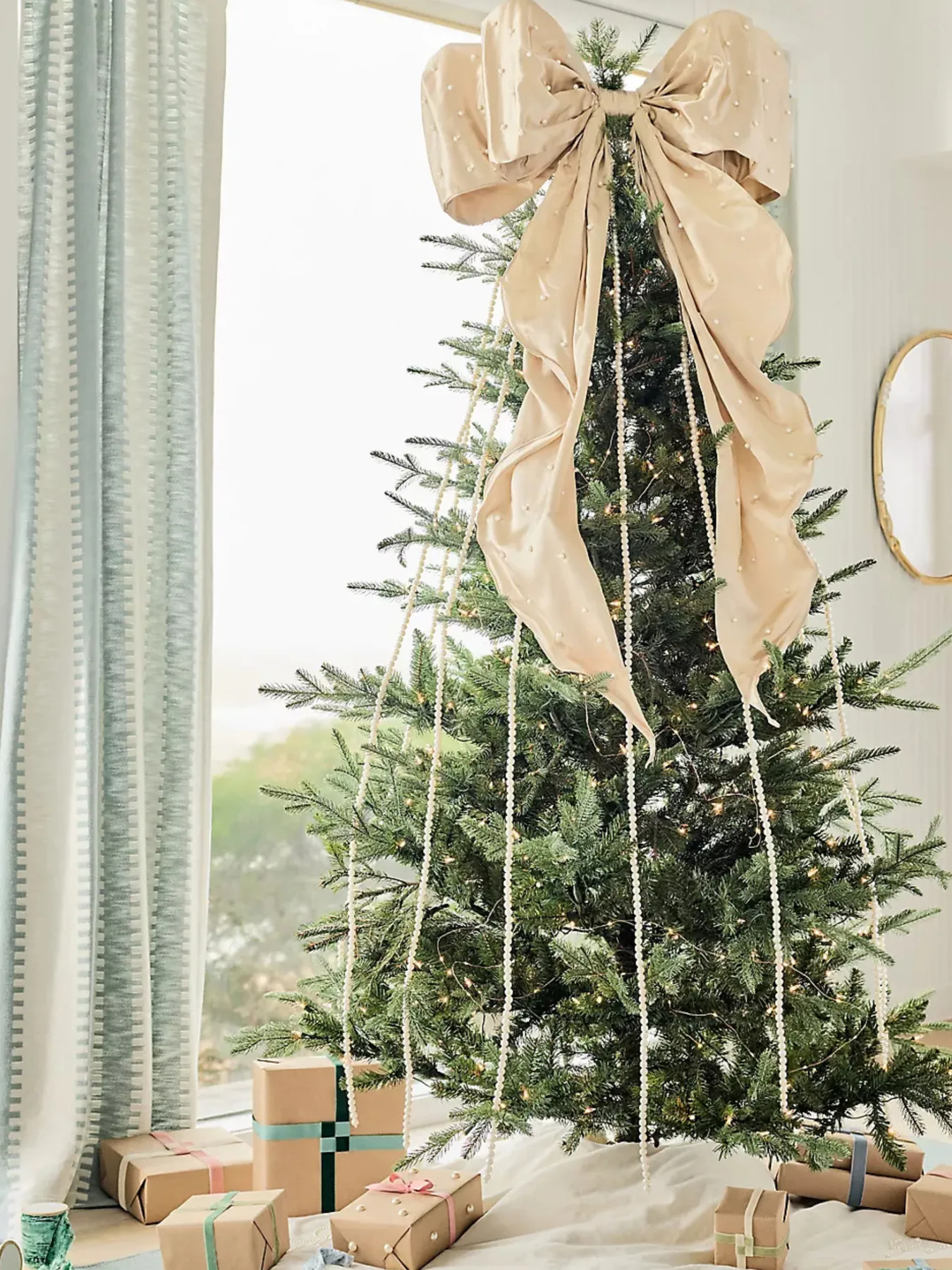 Anthropologie's Pearl Christmas Decor Trend Is the…