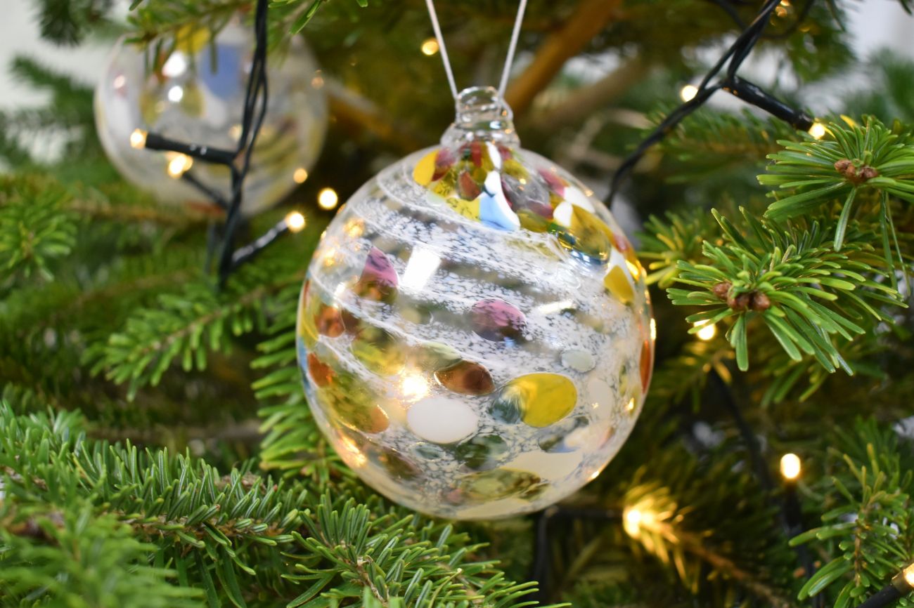Art Glass Christmas Bauble | Christmas | Sculptglass - art glass figures