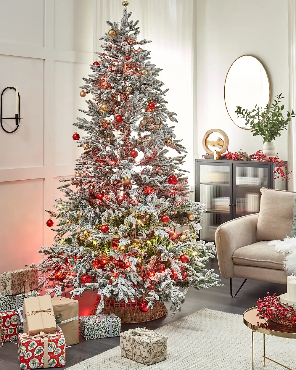 Artificial Snowy Christmas Tree BASSIE 240 cm White - Beliani.it