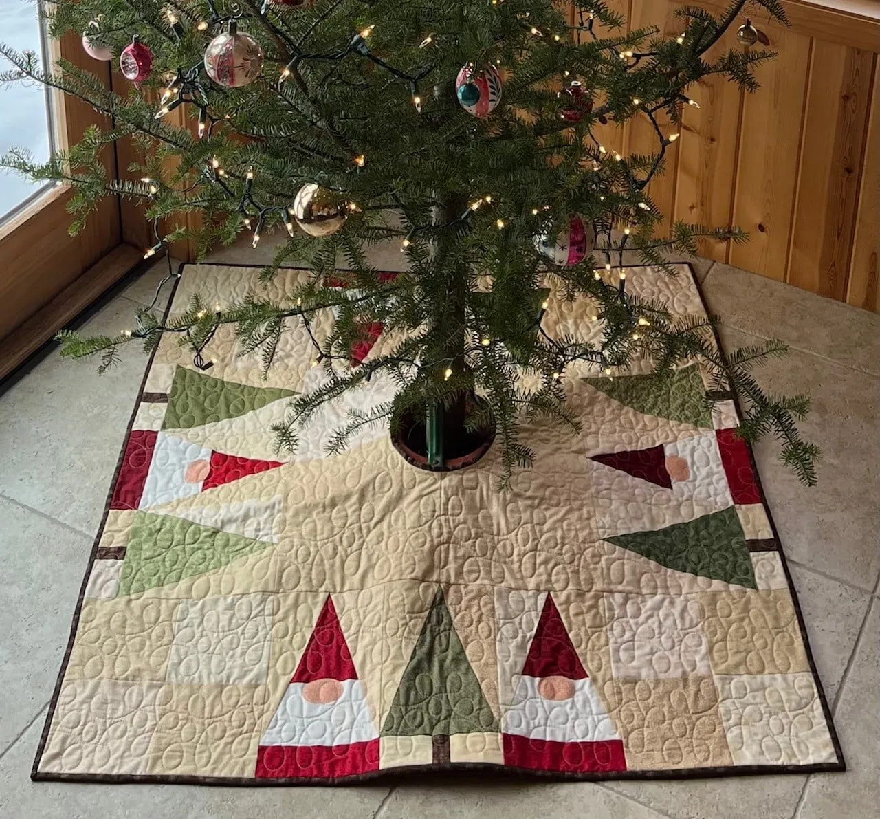 Balsam Gnomes Christmas Tree Skirt Pattern - lakegirlquilts