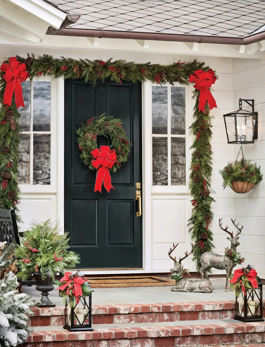 Balsam Hill - 2023 Holiday 2 - 28' Outdoor Red Berry Pine Wreath