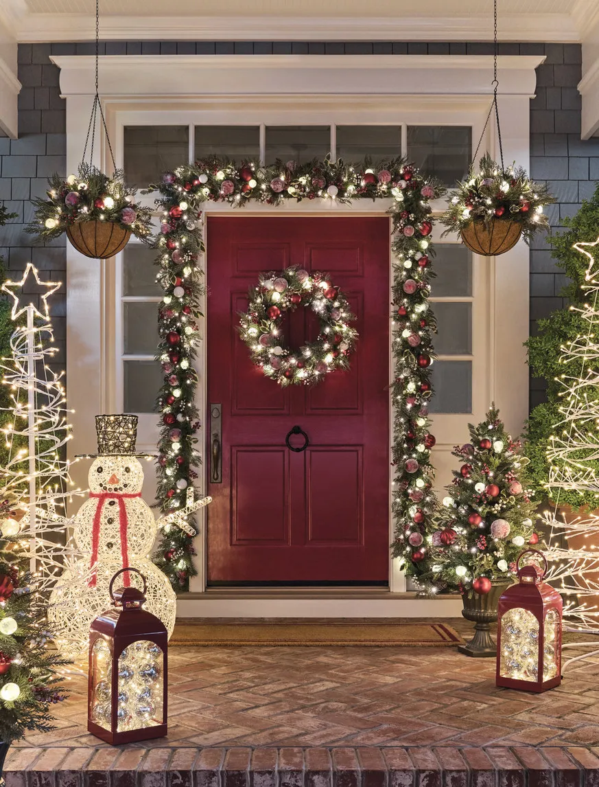 Balsam Hill - 2023 Holiday 2 - Outdoor Lit Nordic Splendor Wreath