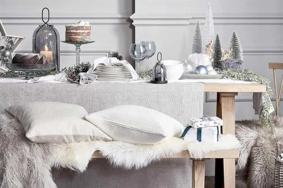 Beautiful Christmas table decorating ideas | loveproperty.com