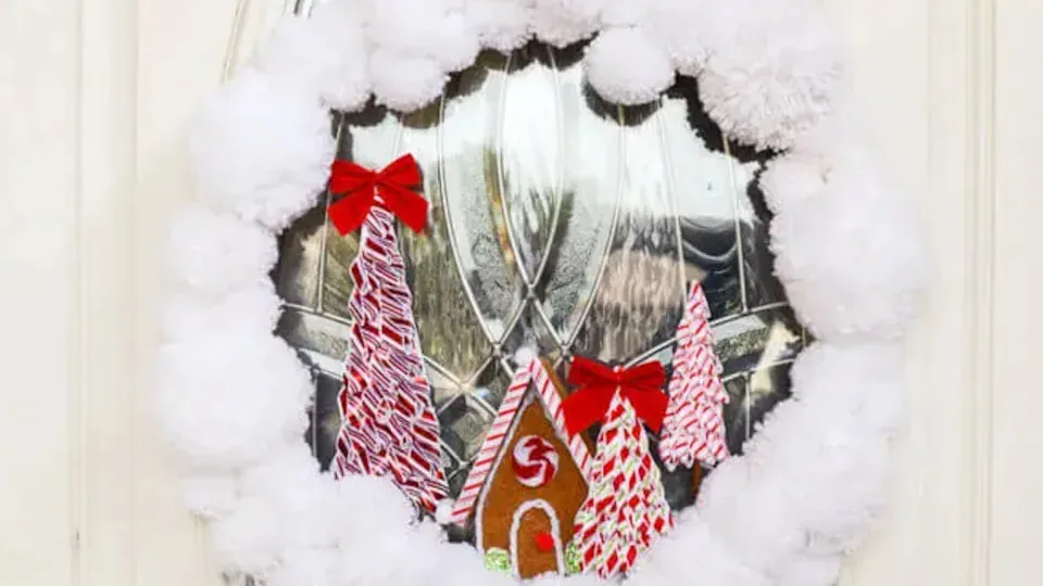 Beautiful DIY Christmas Wreaths You Can Make to Dress Up Your Door