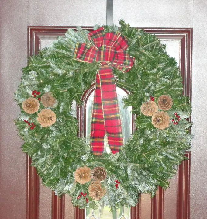 Beautiful Fresh Christmas Wreath – Deluxe Fraser Fir Wreath
