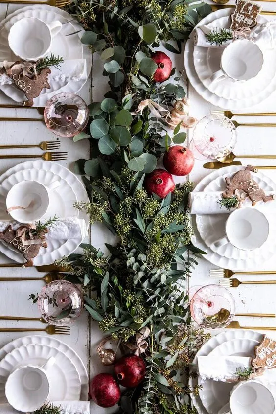 Beautiful Holiday Table Decor Ideas You Can Make At Home | by Bride &  Blossom, NYC's Only Luxury Wedding Florist -- Wedding Ideas, Tips and  Trends for the Modern, Sophisticated Bride