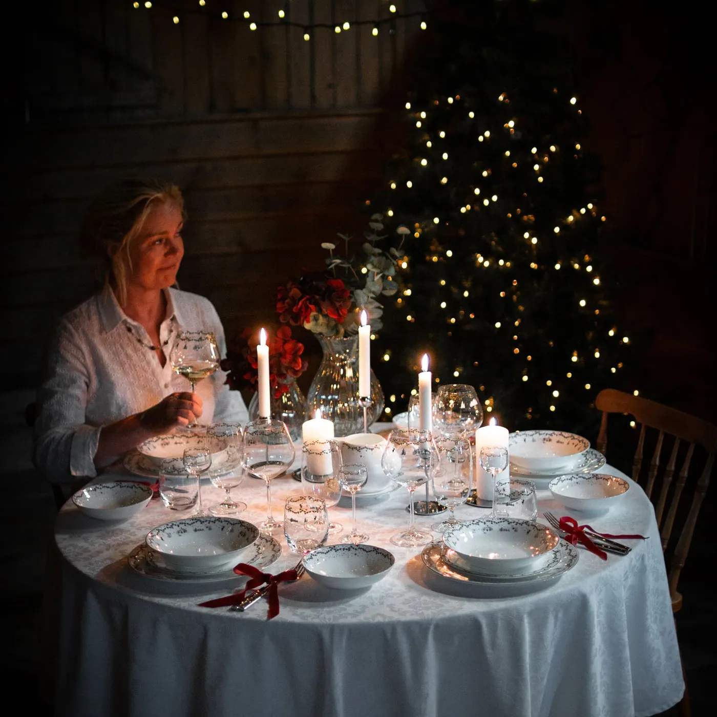 Buy the Christmas Memories tableware online | Fyrklövern