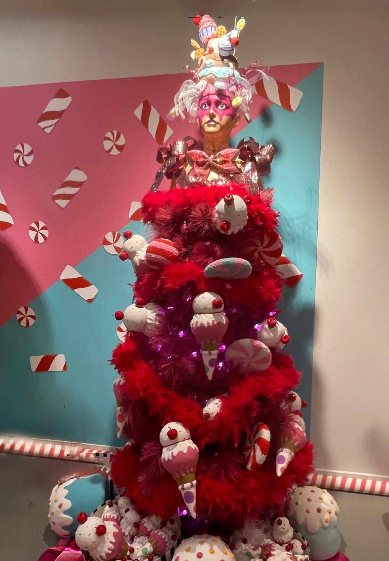 Candyland Couture Tree Topper - Fuchsia – Murp Studios Inc