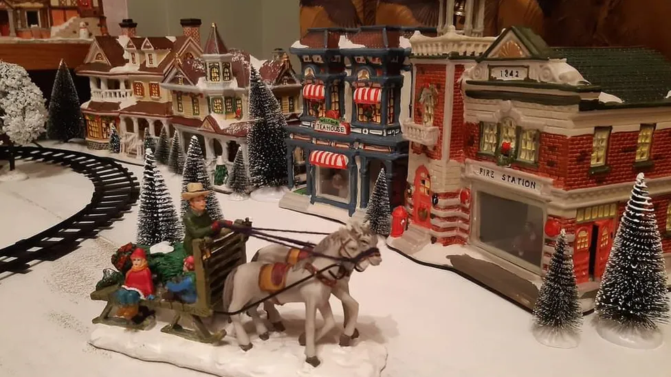Cheshire man creates 'bargain price' miniature Christmas village - BBC News