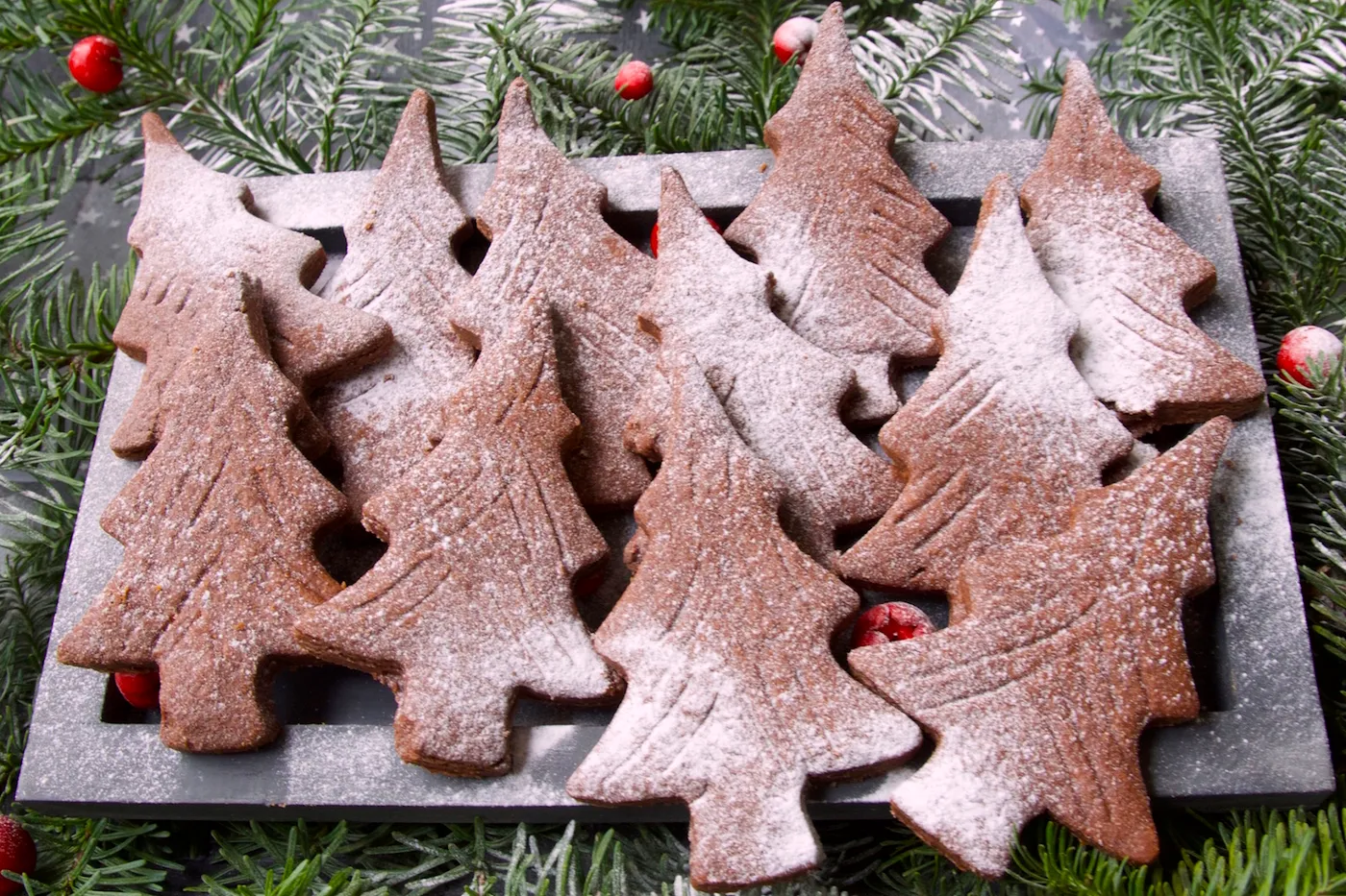 Chocolate orange Christmas tree cookie - cookie companion