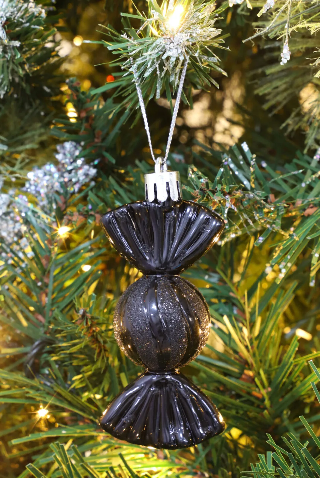 Christmas Concepts® Pack of 6–90mm Sweet Shaped Baubles – Shiny & Glitter  Decorated – Christmas Tree Decorations (Black)