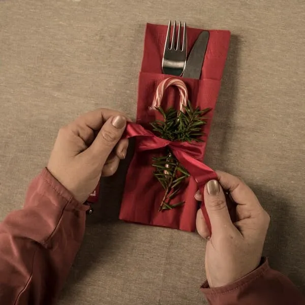 Christmas crafts: Folding napkins - IKEA Switzerland