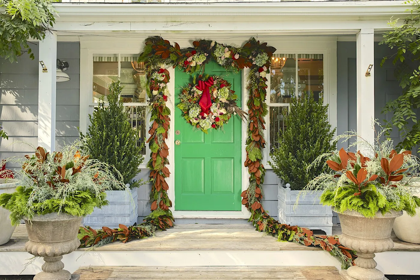 Christmas Door Decor - Flower Magazine