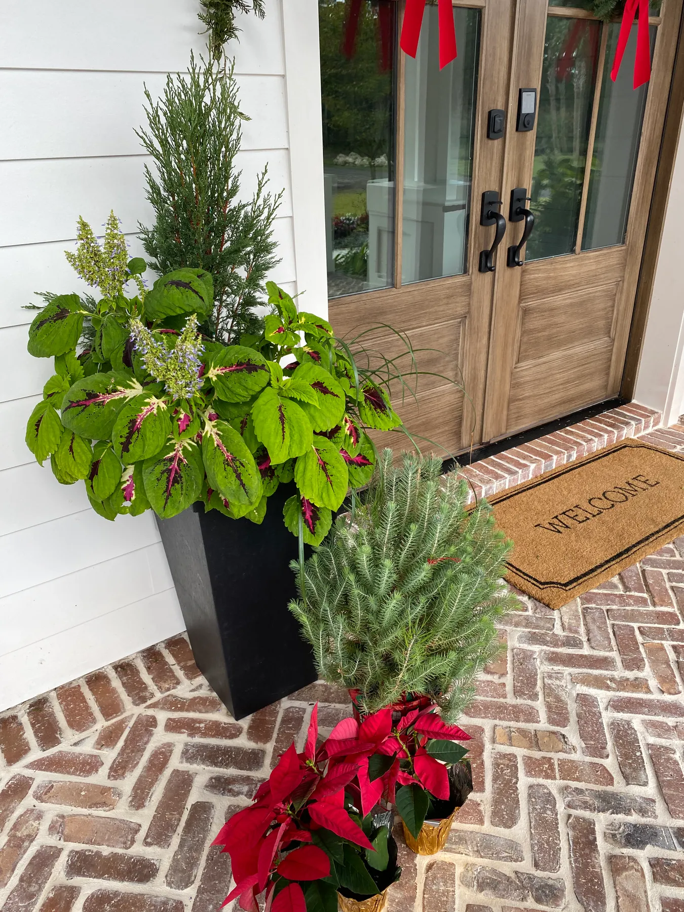 Christmas Front Porch Decor - Palm Grove Farmhouse