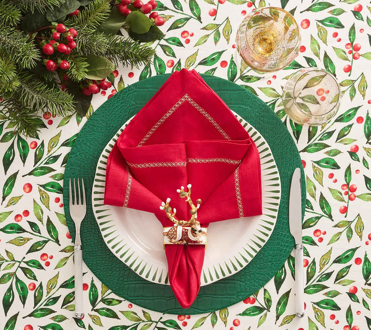Christmas Napkin Folding: 6 Elegant Holiday Techniques