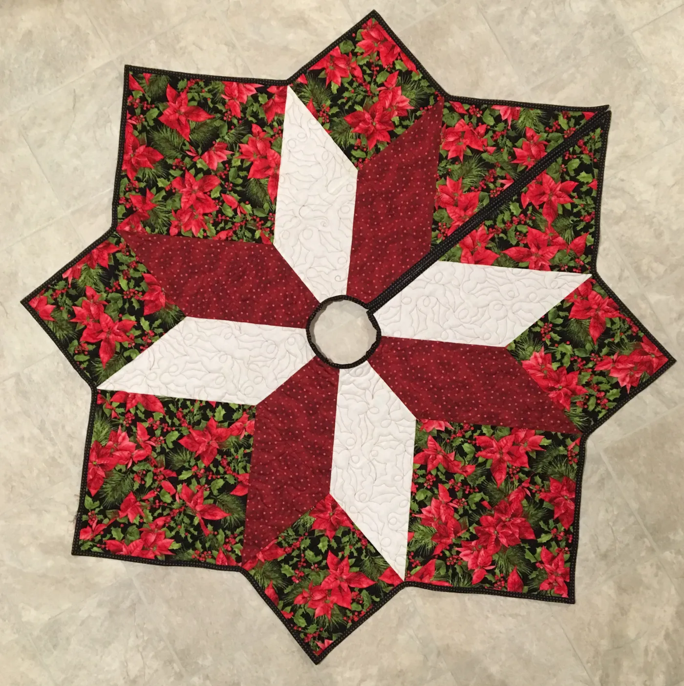 Christmas Star Tree Skirt | abyquilts