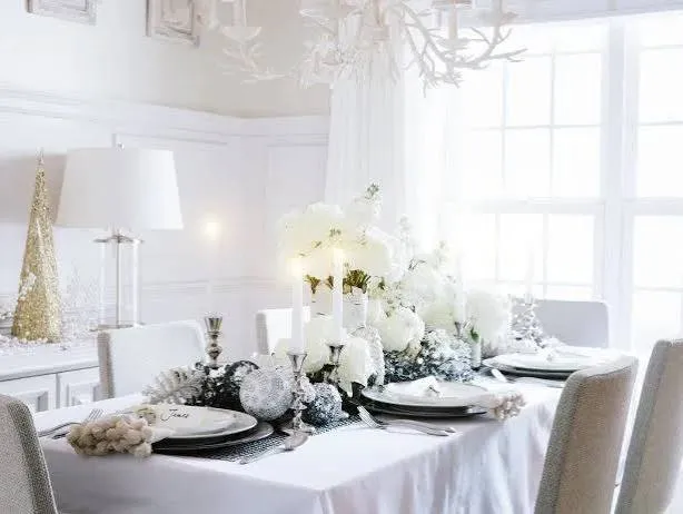 Christmas Table Settings | HGTV