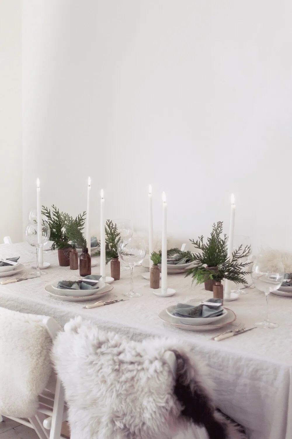 Christmas table styling ideas: a round up | Hannah Bullivant • Interior Designer