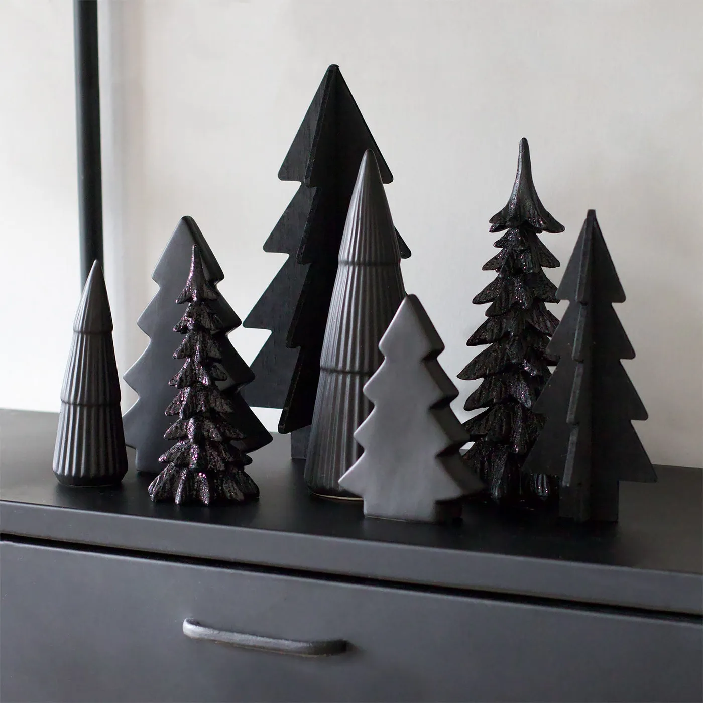 Christmas tree black 27cm polyresin