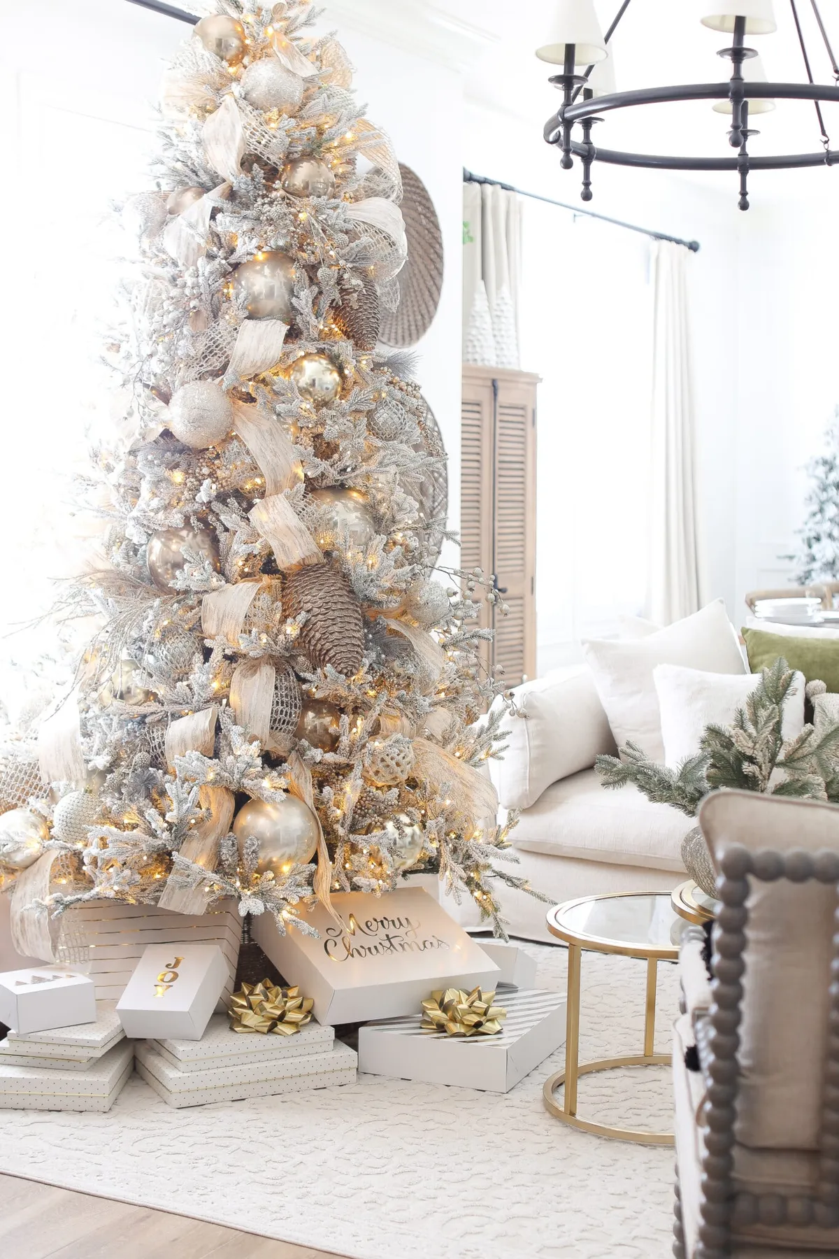 Christmas Tree Decor Inspiration Story - A Blissful Nest