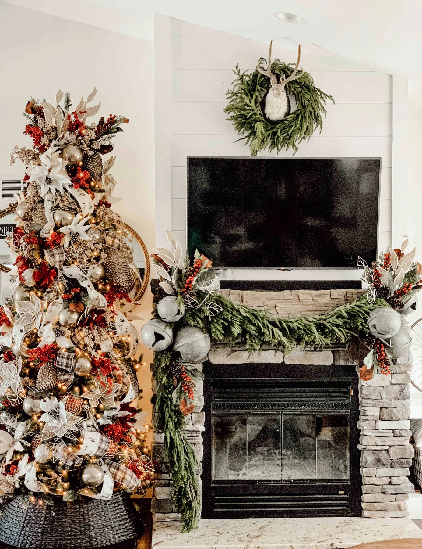 Christmas Tree Ideas and Decor Trends for 2021 - Decorator's Warehouse