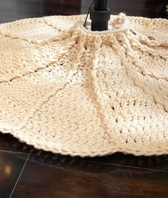 Christmas Tree Skirt: Crochet pattern | Ribblr