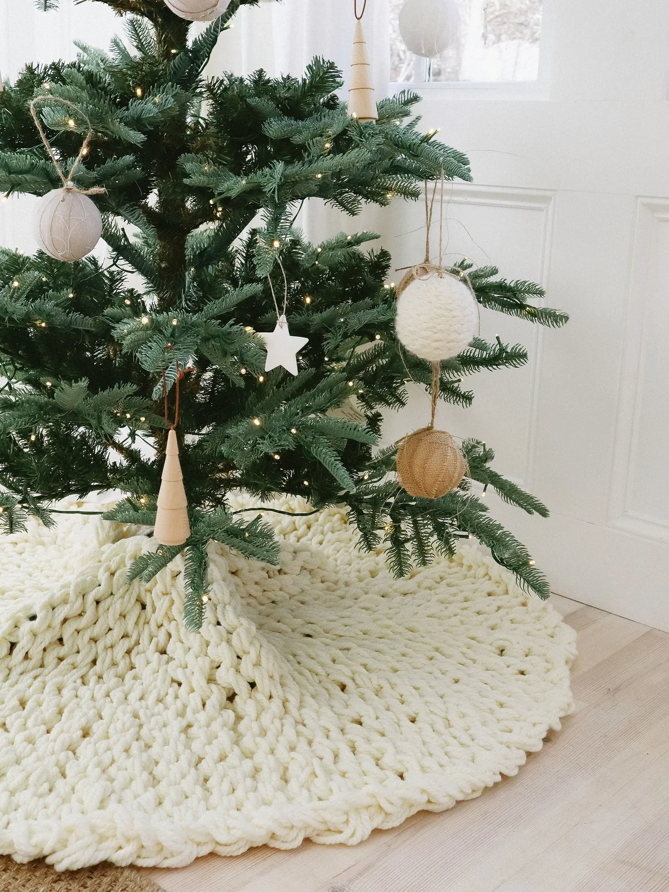Christmas Tree Skirt Size Guide | Anzy Home