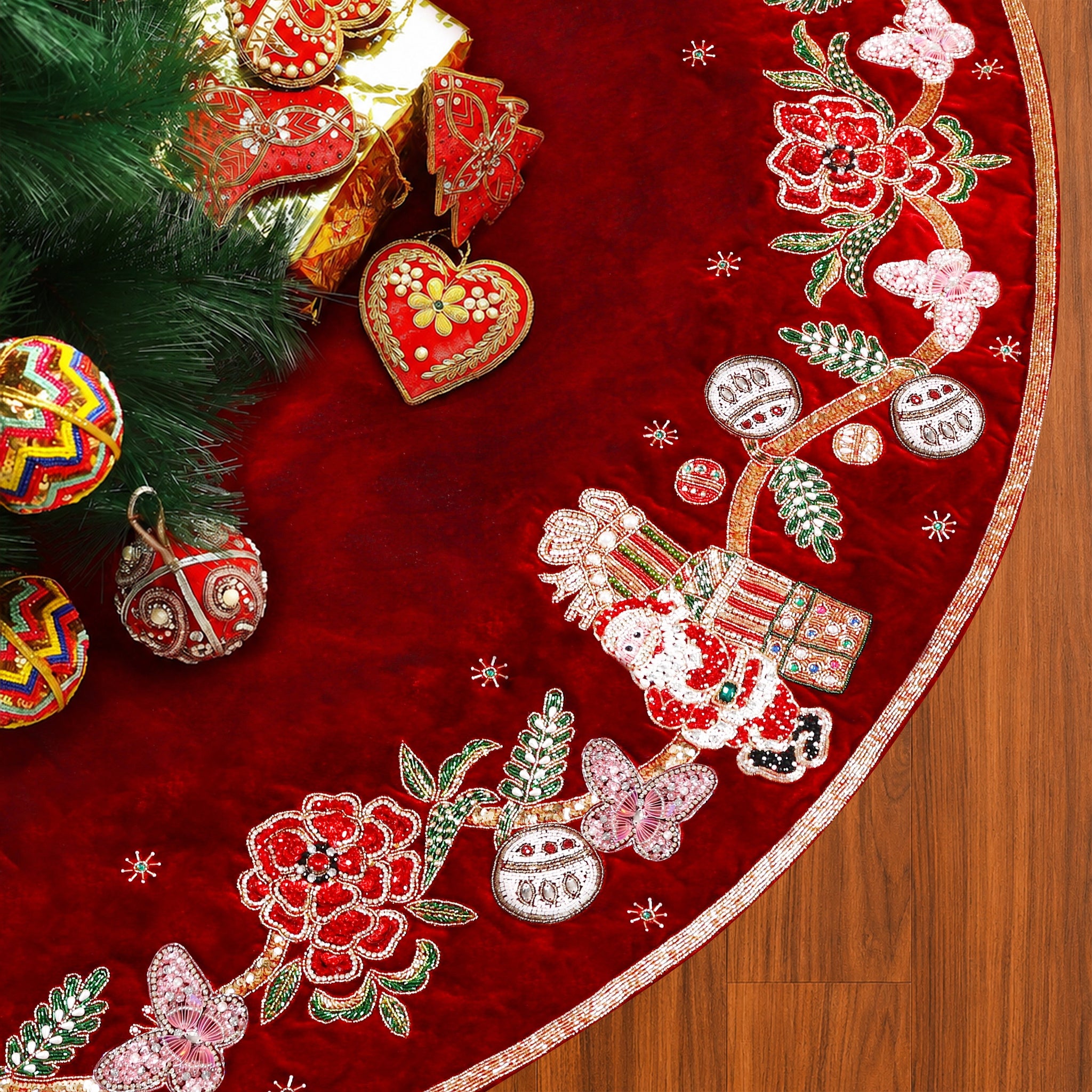 CHRISTMAS TREE SKIRTS