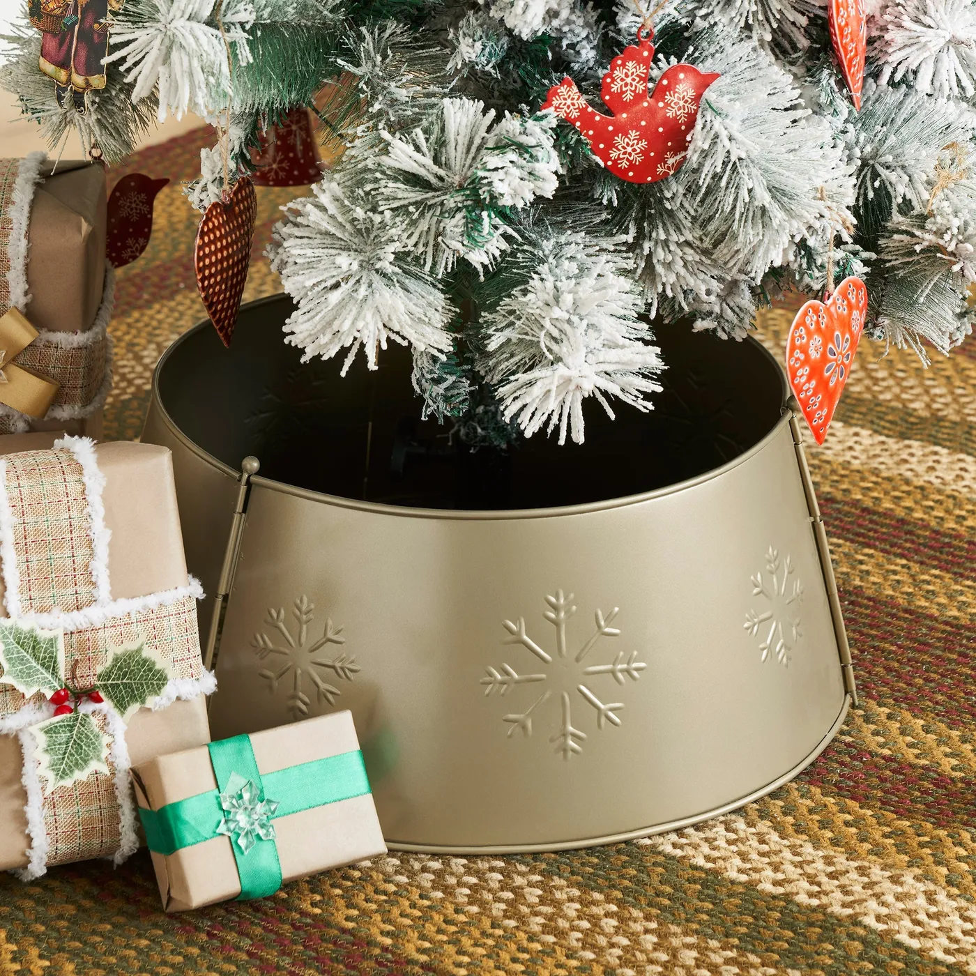 Christmas Tree Skirts – VHC Brands Home Decor