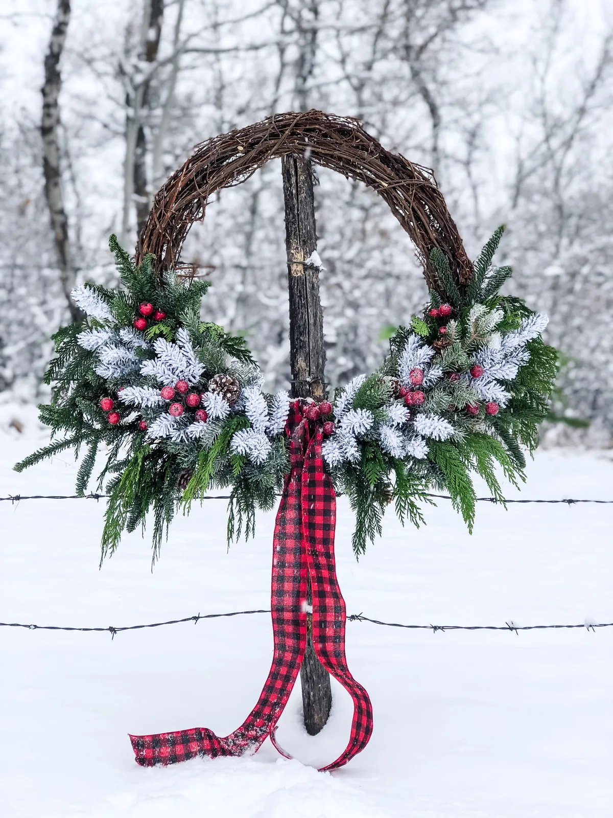Christmas Wreath Ideas: 25 Christmas Wreath Tutorials