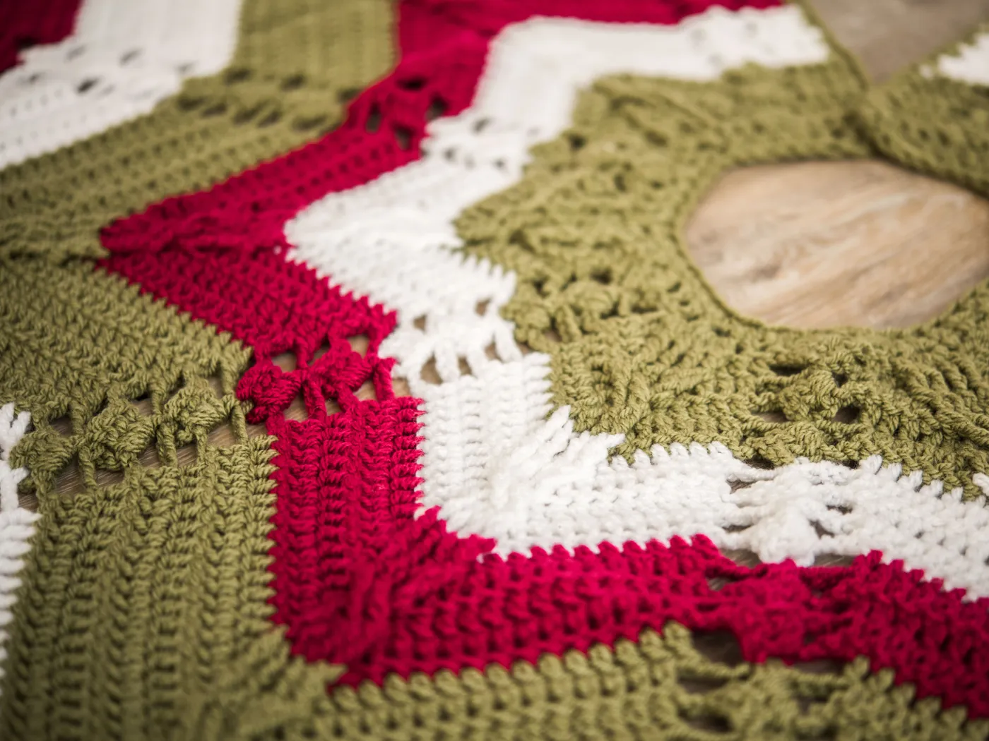 Classic Cable Star Christmas Tree Skirt Crochet Pattern