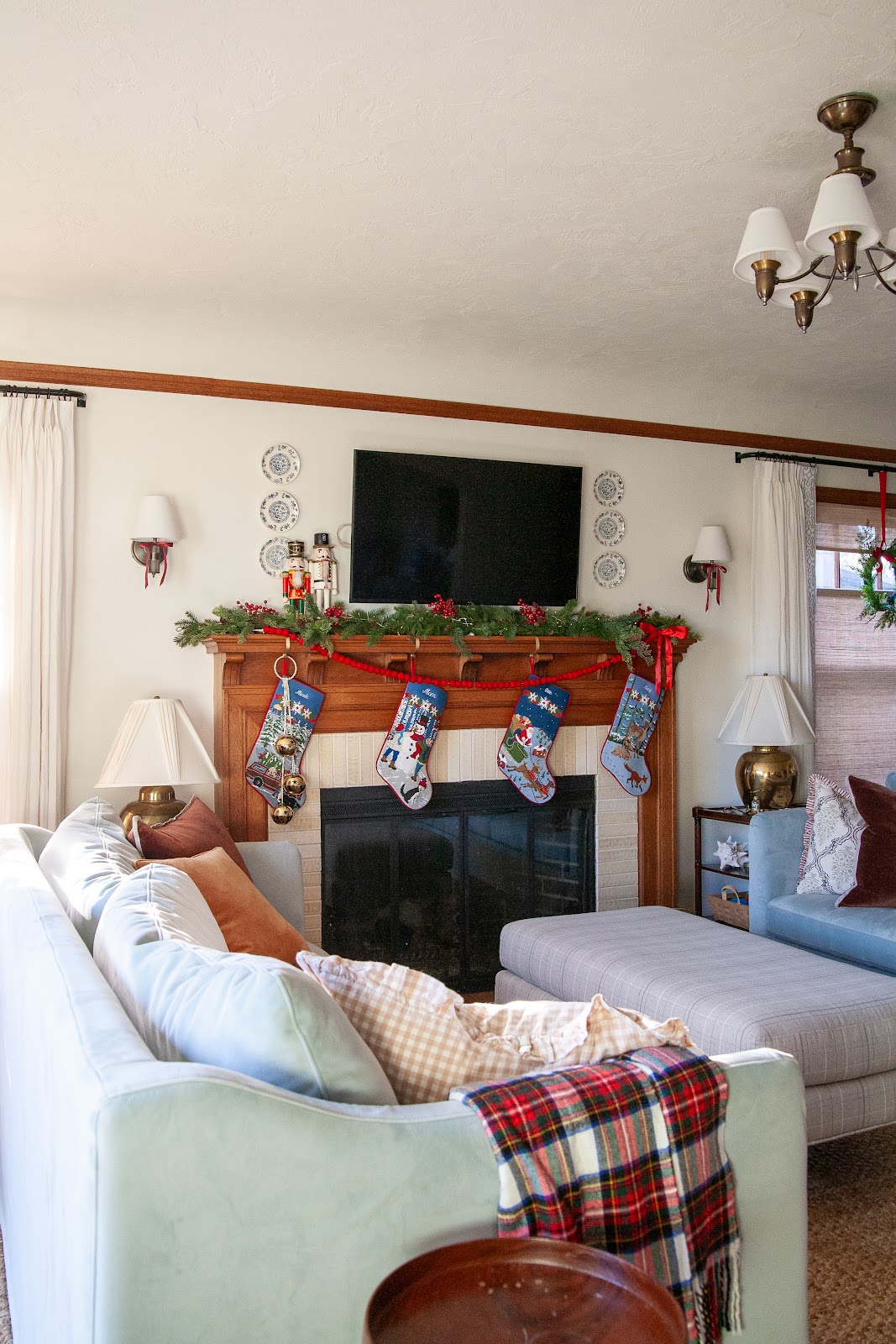 Classic Christmas decor around the house / Create / Enjoy