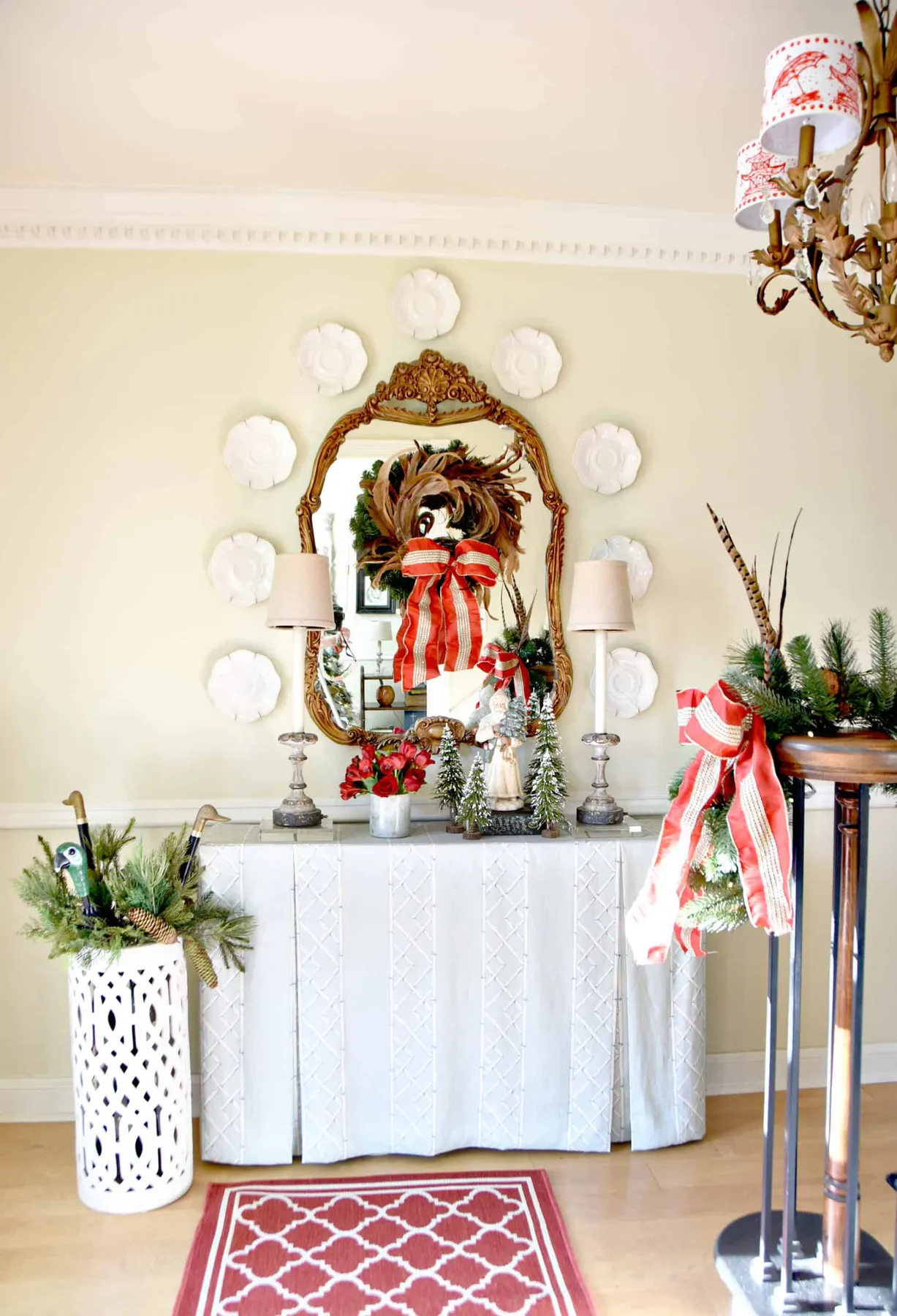 Classic Christmas Home Tour 2021 {Exterior & Foyer} – Dixie Delights