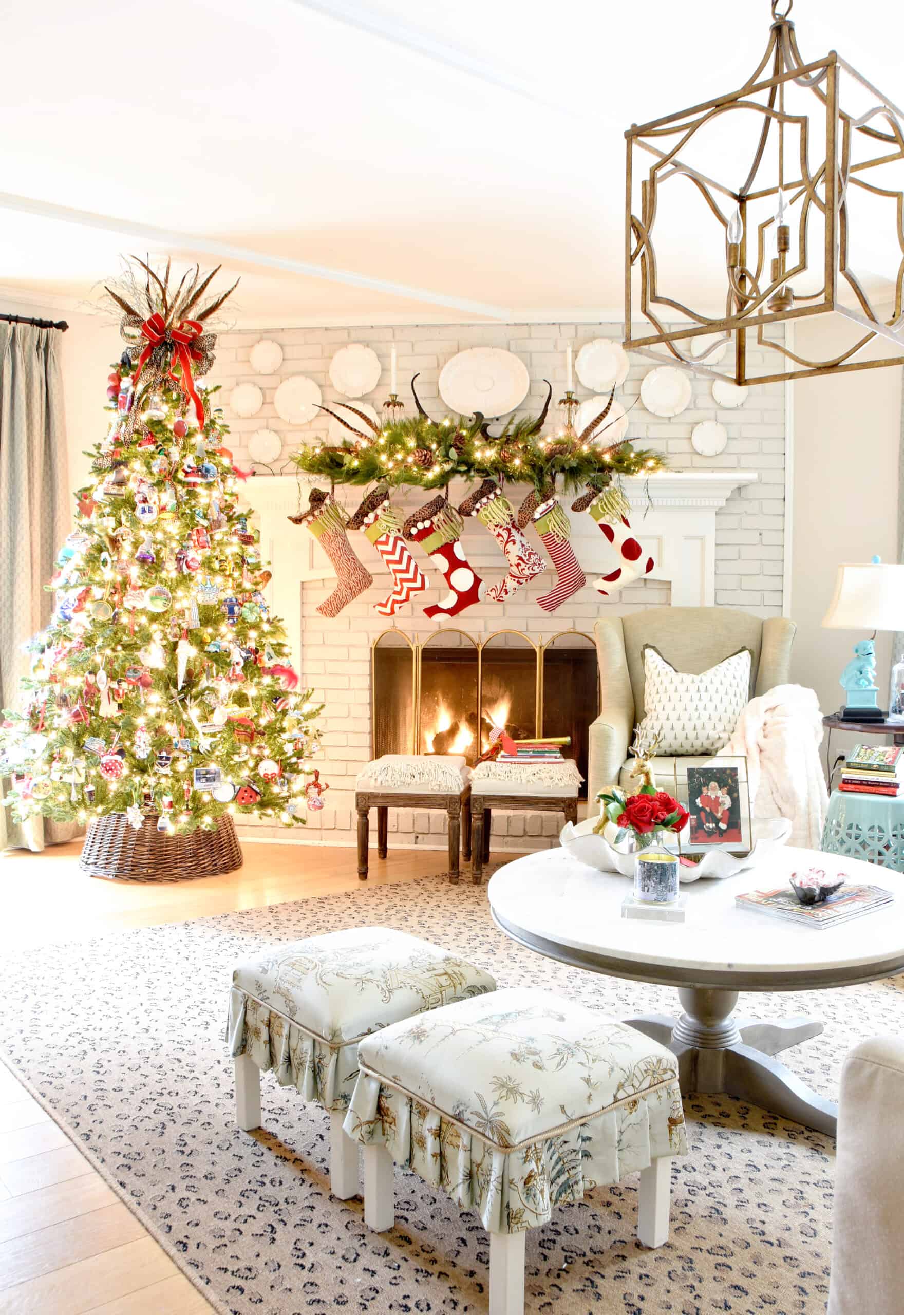 Classic Christmas Home Tour 2022 {Den + Powder Room} – Dixie Delights