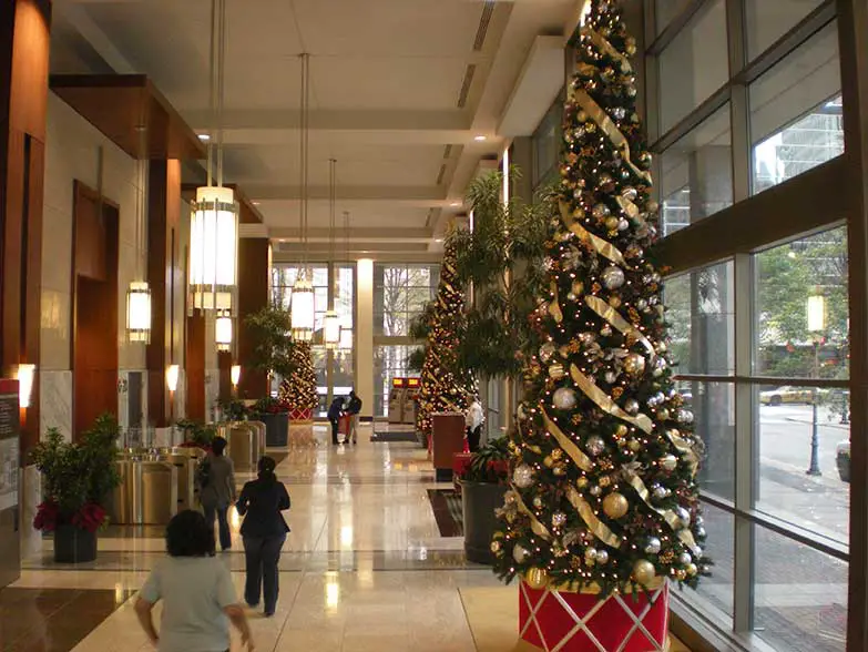 Corporate Holiday Decor: Wow for Your Winter Event