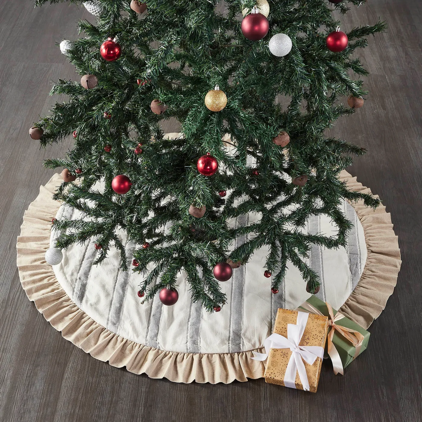 Country Christmas Tree Skirts - Patchwork and Embroidered Styles - Retro Barn Country Linens