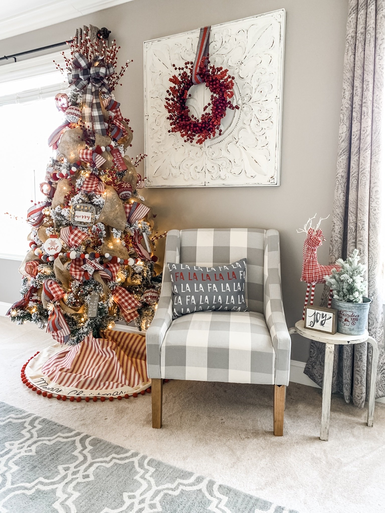 Cozy Christmas bedroom decor ideas to add some holiday cheer! - Wilshire Collections