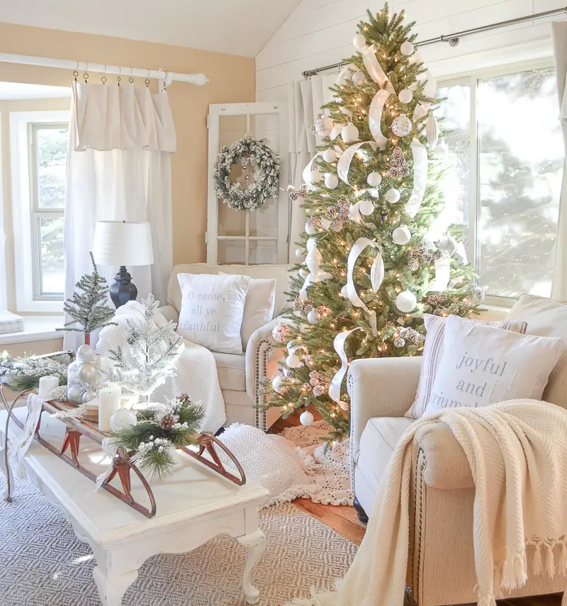 Cozy-Christmas-in-the-Front-Room-3 - Jordan Jean