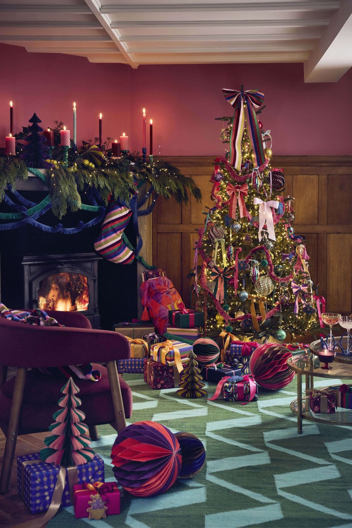 Cozy English Christmas Decor Cozy Christmas Decor: How To Transform Your Living Room For The Holidays