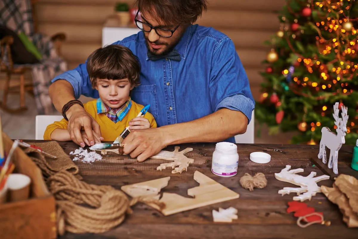 Crafts for Kids: Homemade Holiday Decorations • ScrippsAMG