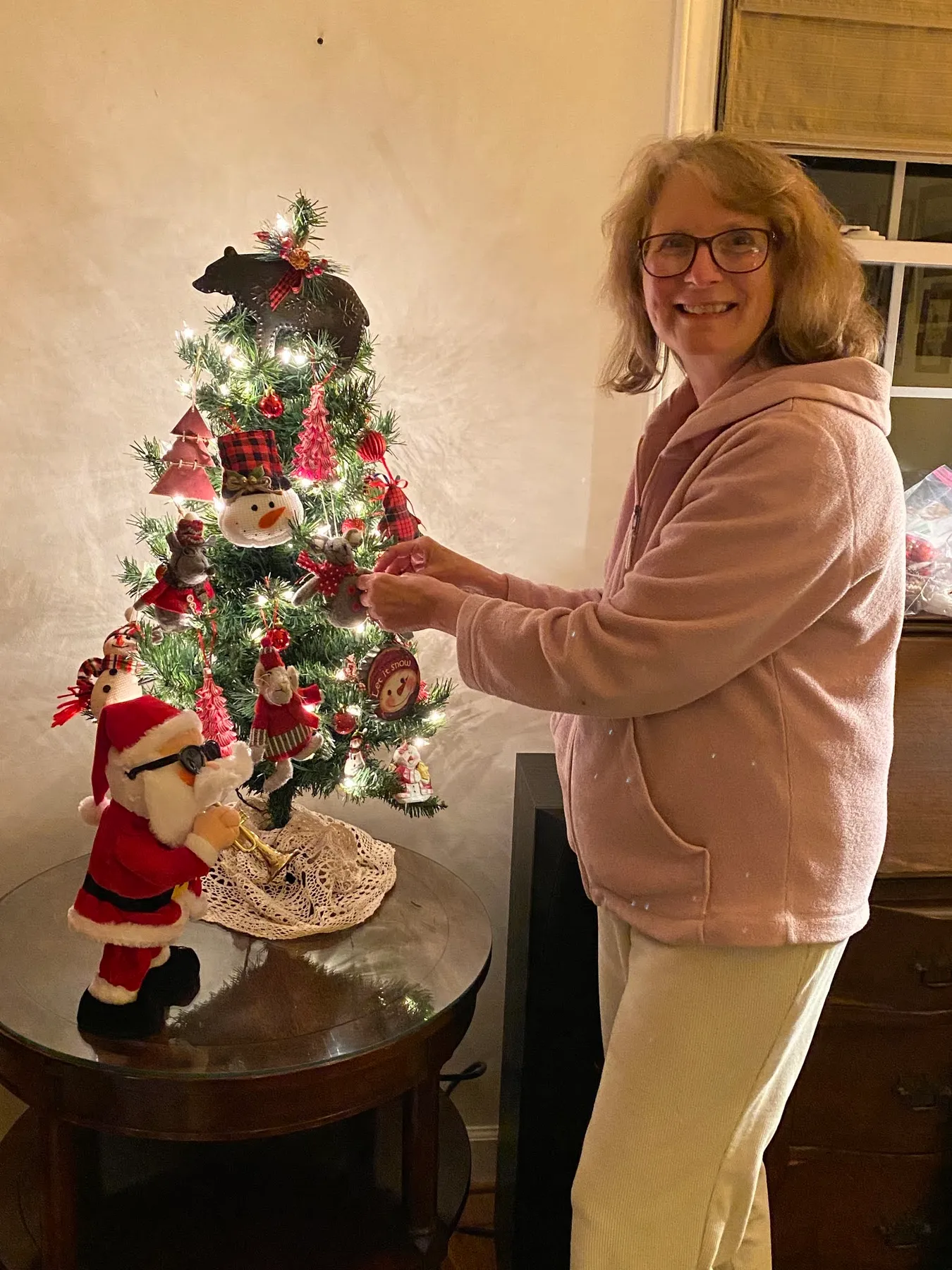 Debbie Styles Life as Debbie This and That: Tabletop Christmas Tree Decor