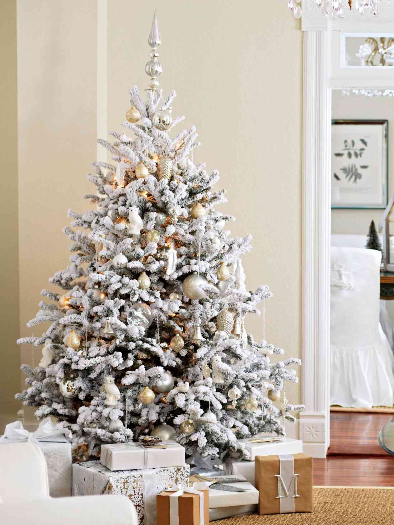 Decorate in Snow-White Style