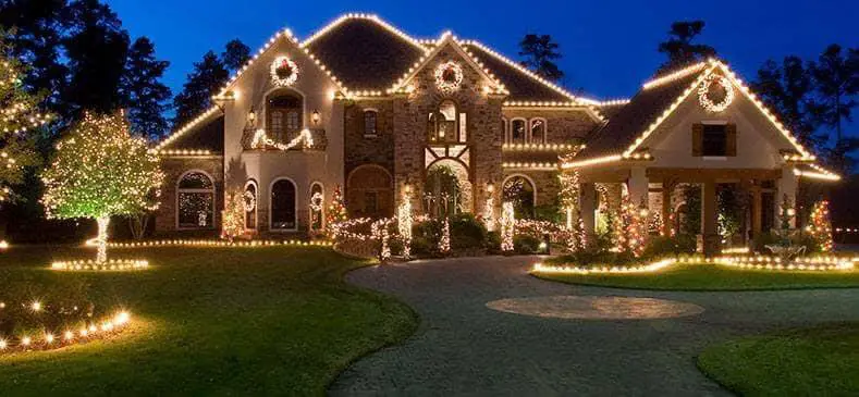 DIY Christmas Lighting Made Easy! - Decorator's Warehouse