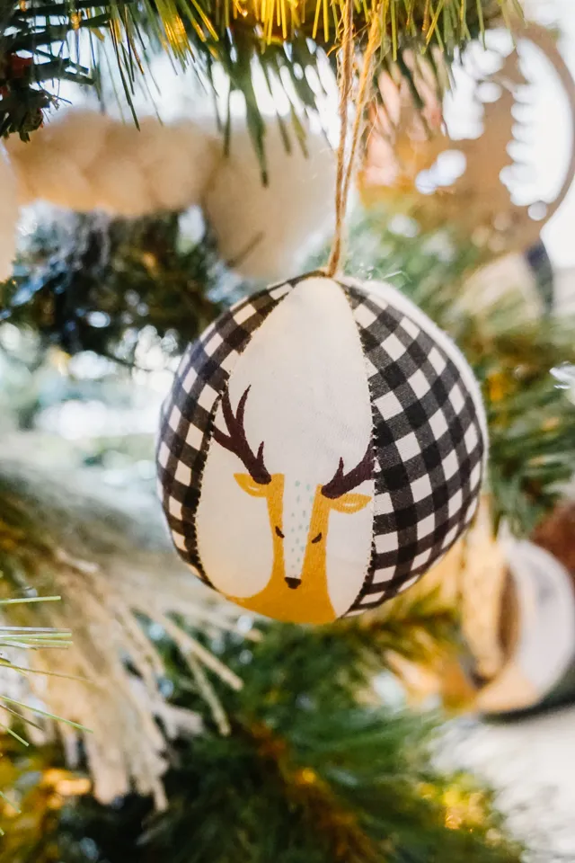 Diy Christmas Ornaments Fabric Scrappy Fabric Christmas Ornament Quilters  Candy