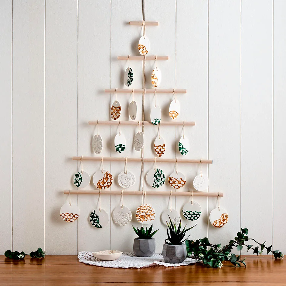 Diy Christmas Wall Hanging Modern Christmas Tree Decor DIY Ruffles And Rain Boots