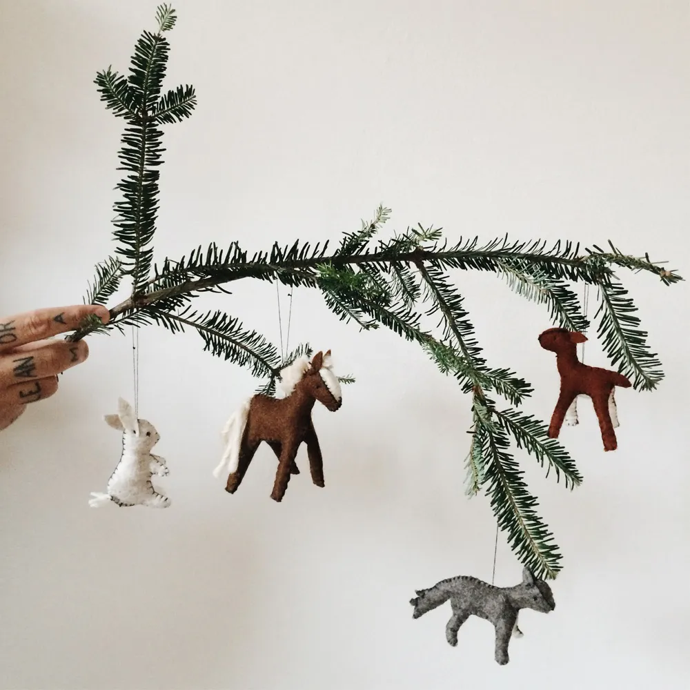 DIY felt animal ornaments - Little kin journal