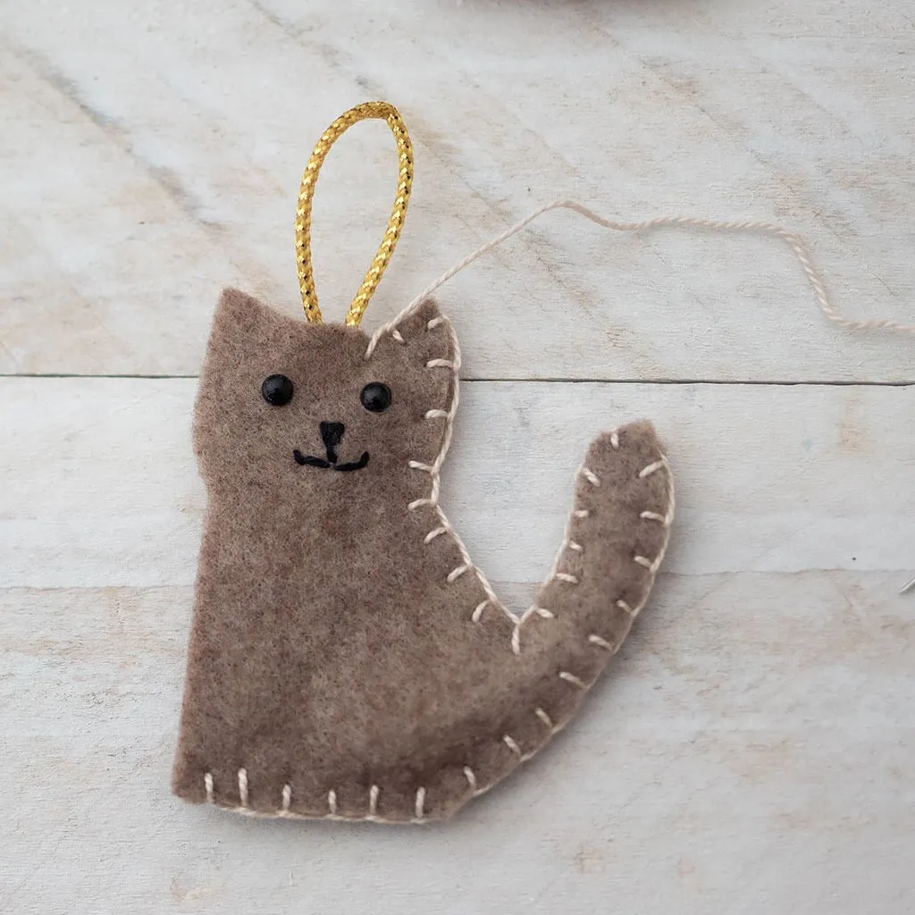 DIY Felt Cat Ornament Tutorial -