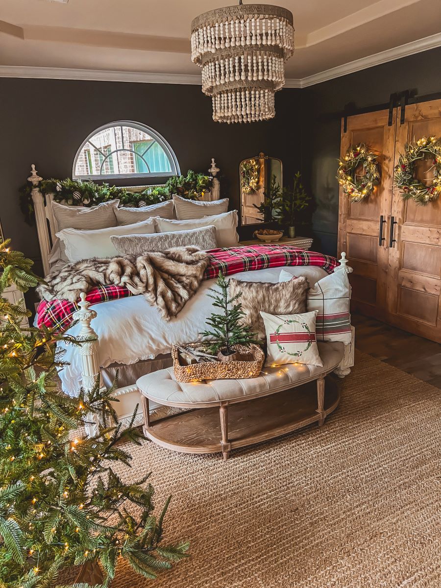 Easy and Inexpensive Ways to Decorate Bedrooms for the Holidays -
