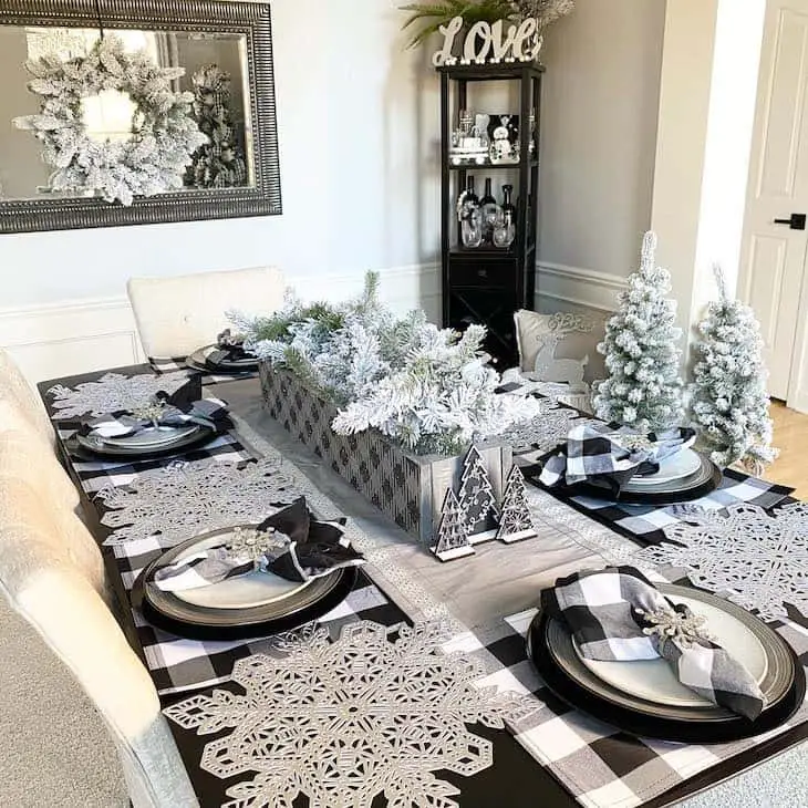 Easy Christmas Table Decorations and Settings for Holiday Cheer - Farmhousehub